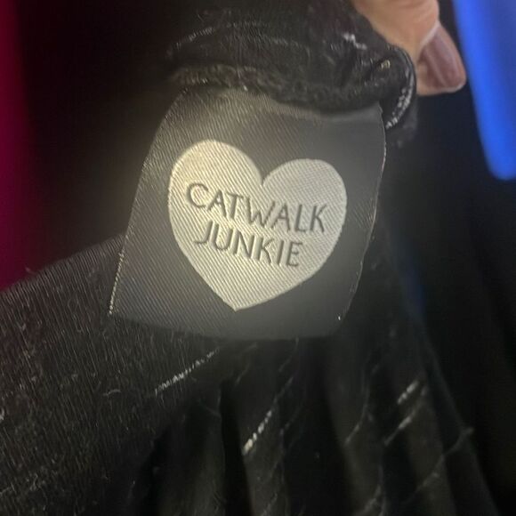 Catwalk Junkie Skirt and Venus top outfit - Picture 7 of 12